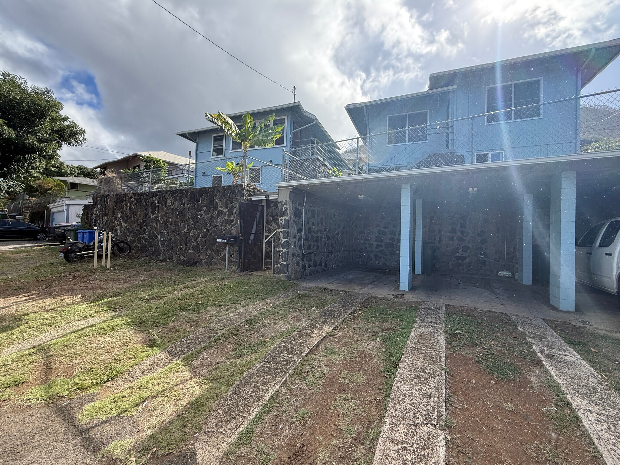 Building Photo - 1769 Puowaina Dr