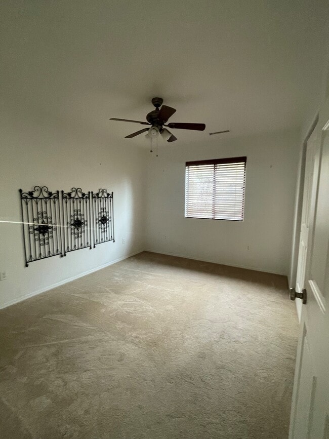 Building Photo - 1001 E Goodwin St