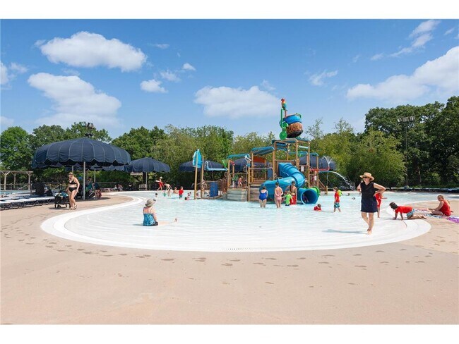 Building Photo - 4509 Laguna Dr