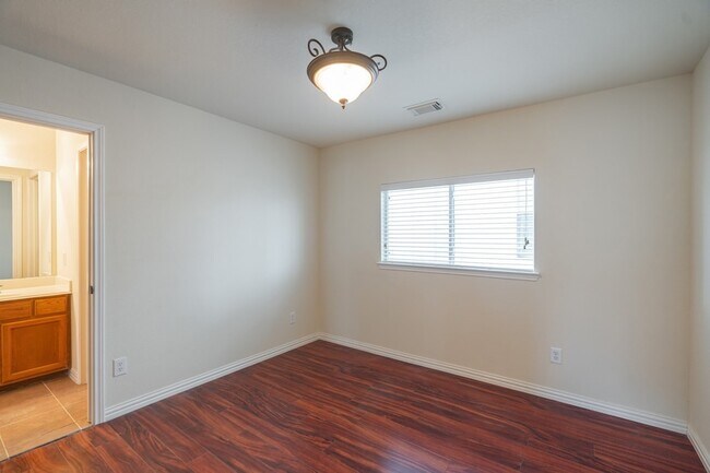 Building Photo - 21815 Grassy Hill Ln