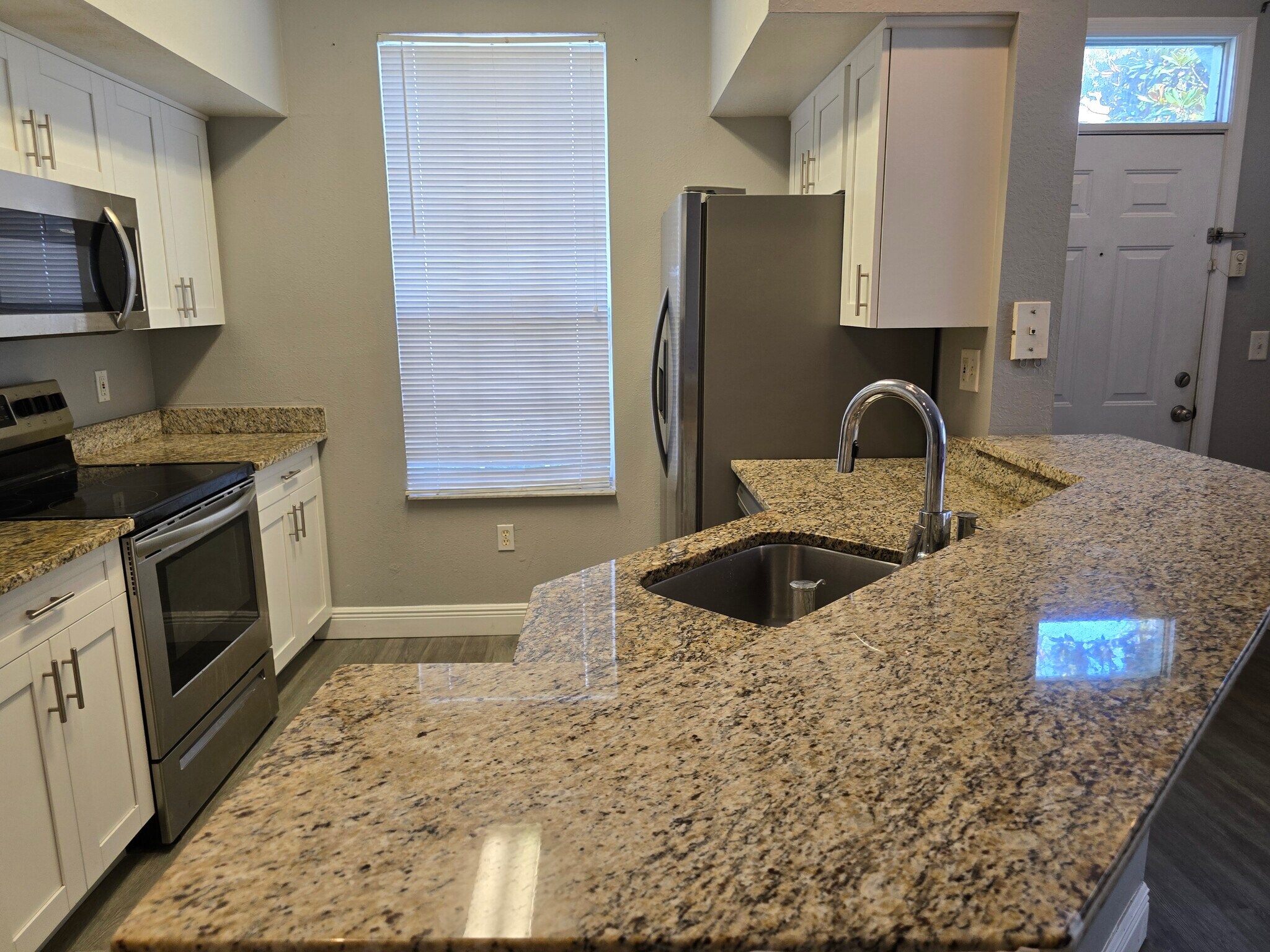 Building Photo - 9058 Lake Chase Island Way