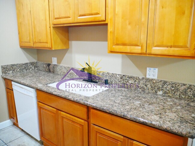 Building Photo - Remodeled 3 Bed 1 Bath 900sqft home in West Sacramento