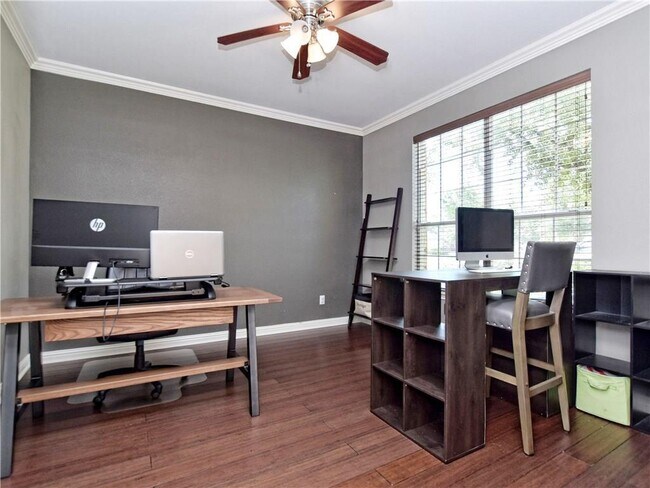 Building Photo - 1802 Greenside Trail