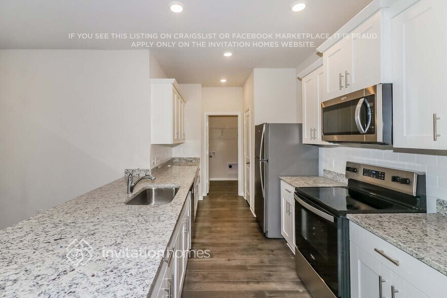 Building Photo - 8102 Sunberry Shadow Dr