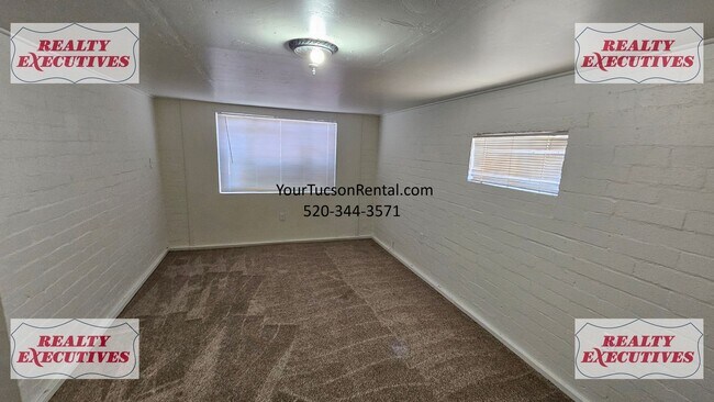 Building Photo - Silverlake Rd & Aviation Rd 3 Bedroom 1 ba...