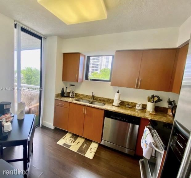 Building Photo - 2 br, 2 bath Condo - 3300 NE 192nd St Apt 512