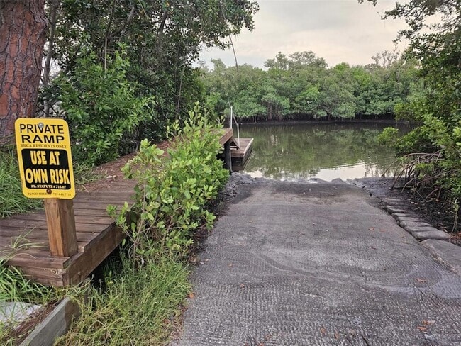 Building Photo - 2210 Bayou Dr