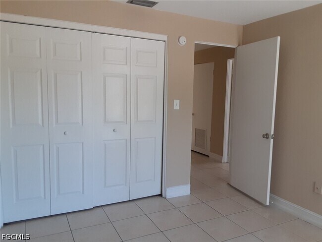 Building Photo - 1830 Maravilla Ave