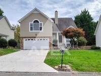 Building Photo - Beautiful 3 Bd/2.5 Ba Single Family home w/Bonus Rm in West Knoxville!