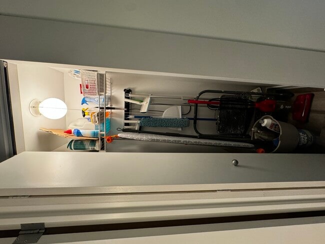 Building Photo - 512 N McClurg Ct