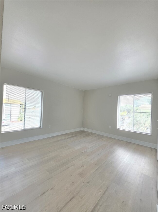 Building Photo - 1830 Maravilla Ave