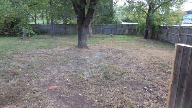 Building Photo - COMING SOON! Renovated 3 Bedroom, 2 bath R...
