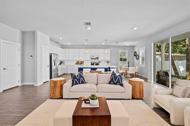 Building Photo - 5834 S MacDill Ave