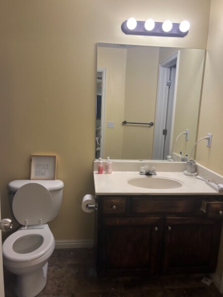 Building Photo - 923 S 1850 W