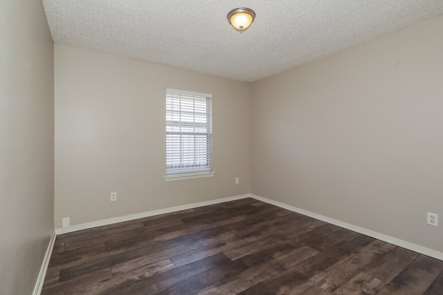 Building Photo - 1641 Sugarpine Drive