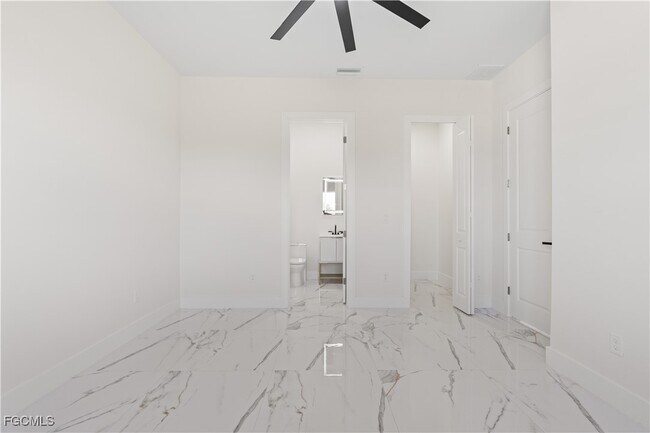 Building Photo - 428 Petite Ave