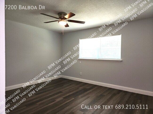 Building Photo - 7200 Balboa Dr