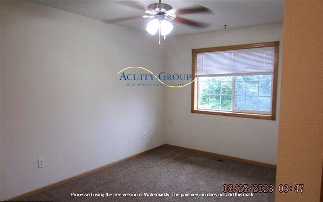 Building Photo - 2BR, 3BA Townhome for Rent