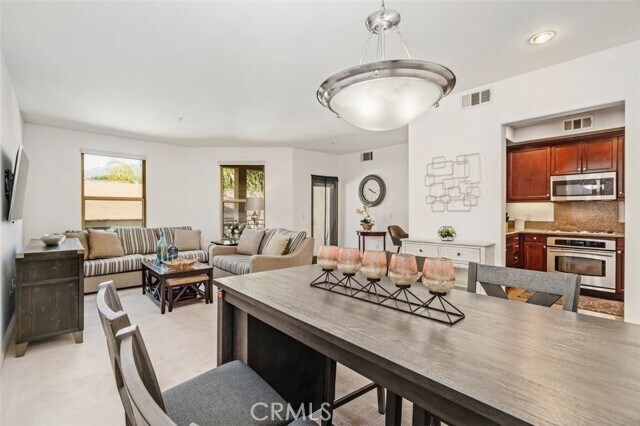 Building Photo - 128 N Oak Knoll Ave