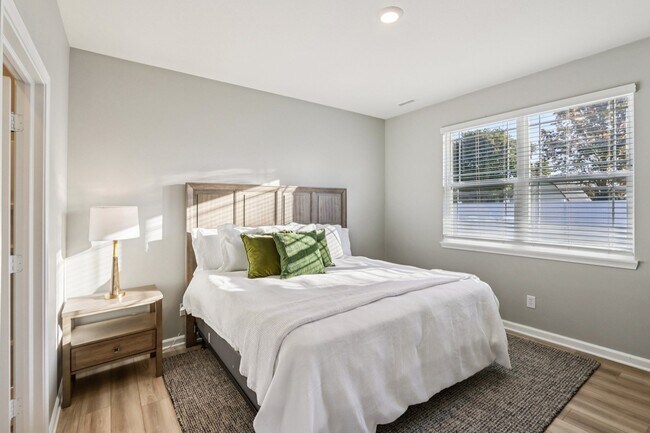 Building Photo - Jackson Run Townhomes