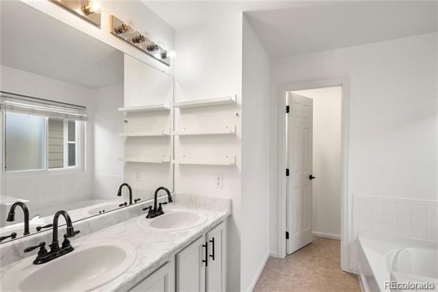 Building Photo - 2883 Central Park Blvd