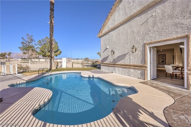 Building Photo - 5152 Forest Oaks Dr