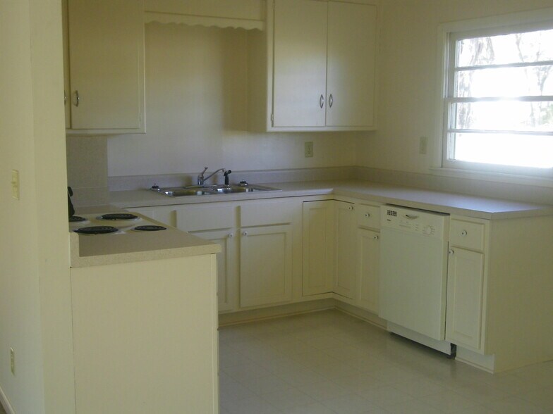 Building Photo - 165 Hiawassee Ave