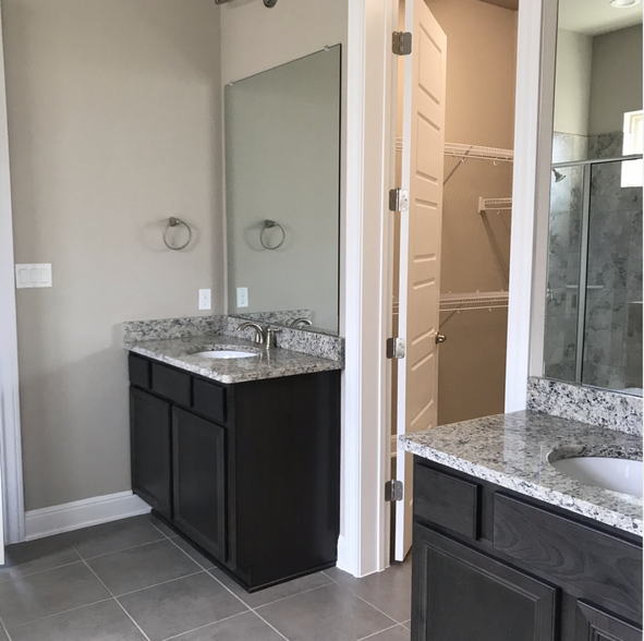 Master Bathroom - 3750 E Palm Valley Blvd