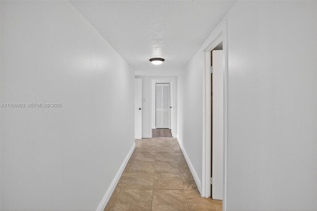 Building Photo - 16565 NE 26th Ave