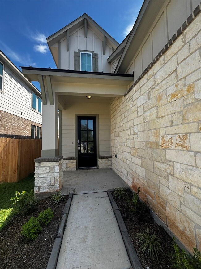 Building Photo - 23642 Red Rowan Ln