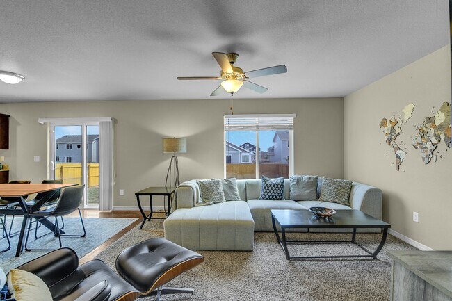 Building Photo - 6055 Meadowbank Ln
