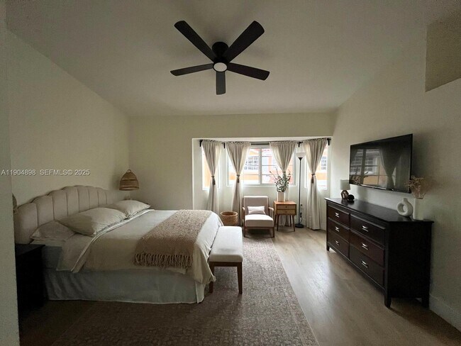 Building Photo - 14305 SW 57th Ln