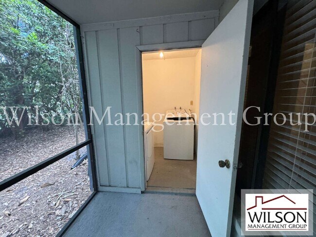 Building Photo - 2365 Oak Park Way