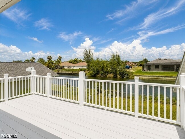 Building Photo - 3737 SW 11th Ct