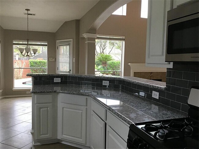 Building Photo - 22931 Palm Trail Dr