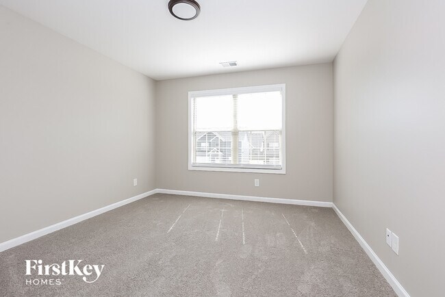 Building Photo - 1412 Kingbird Dr