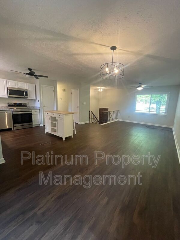 Building Photo - 2564 Timberly Dr SE
