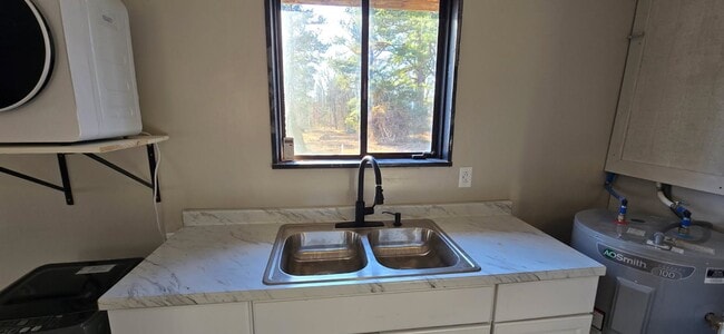 Building Photo - 20661 Monrovia Rd