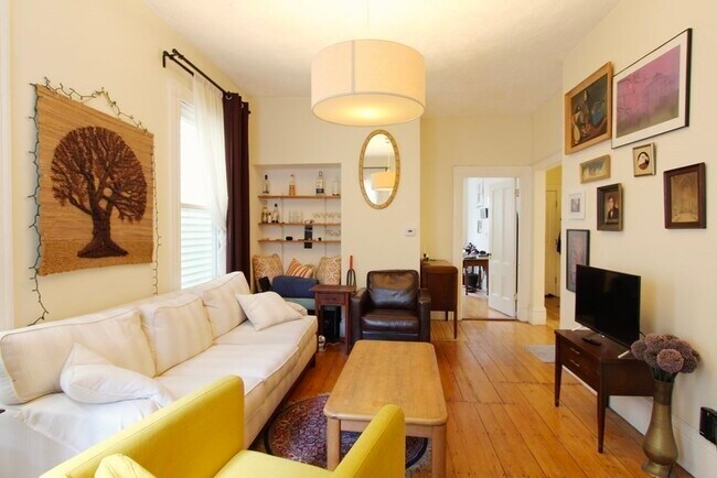 Building Photo - 34 Essex St