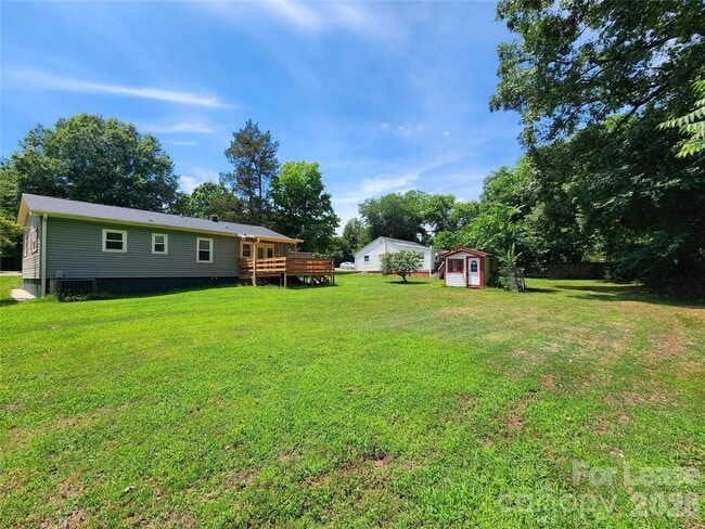 Building Photo - 135 Oak Grove Rd