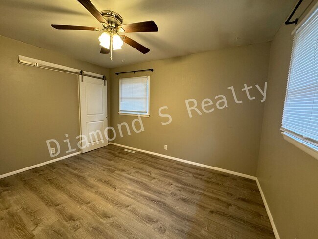 Building Photo - 2202 S Prospect Ct