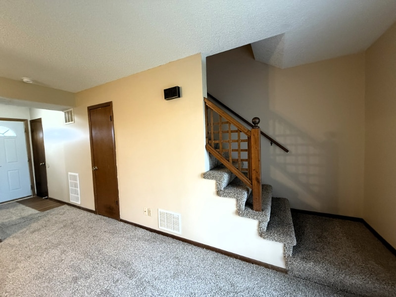 Building Photo - 6725 W Shade Ln