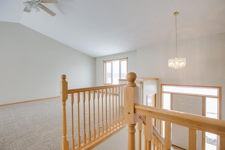 Upper Landing - 809 Quail Pkwy