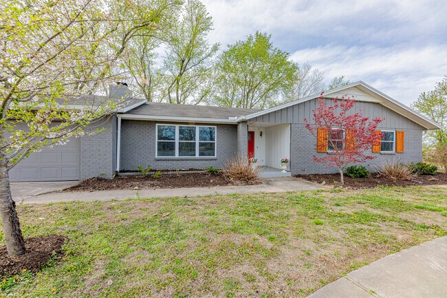 Building Photo - 10999 AR-72