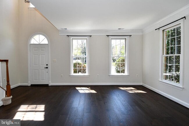 Building Photo - 301 Hillwood Ave