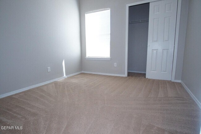 Building Photo - 807 Jaime St