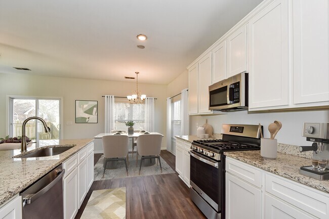 Building Photo - 28 Paces Run