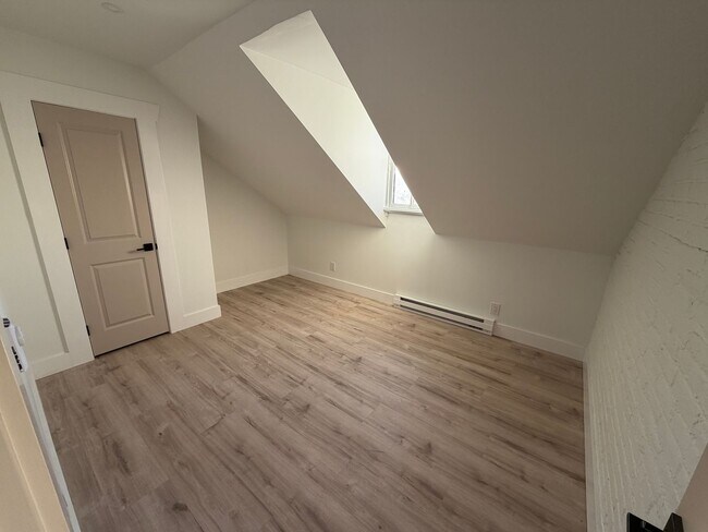 Building Photo - 49 S Bedford St