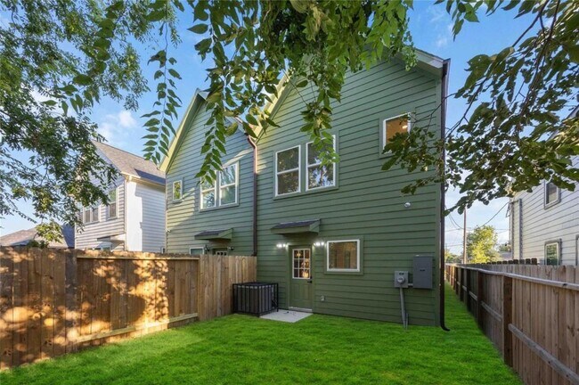 Building Photo - 8018 Attwater St