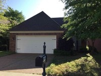 Building Photo - 2406 Lake Garden Dr